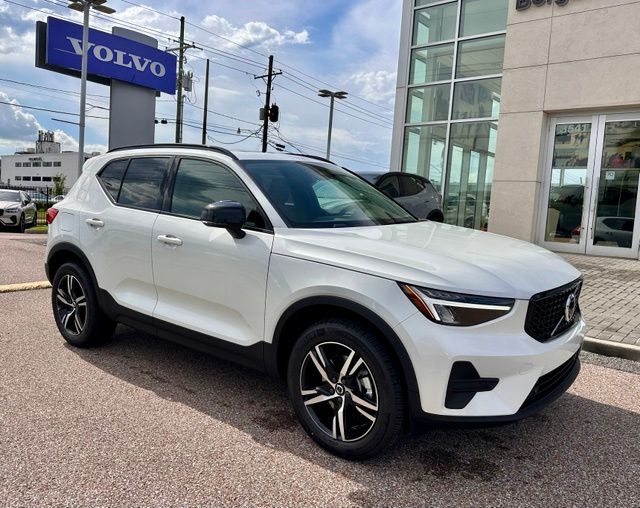 2026 Volvo XC40
