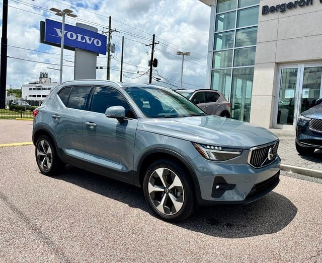 2023 Volvo XC40
