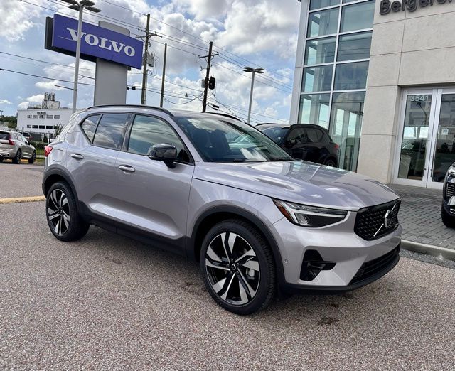 2026 Volvo XC40
