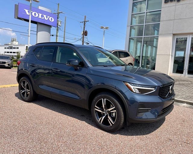 2026 Volvo XC40