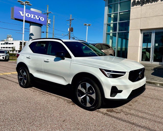 2026 Volvo XC40