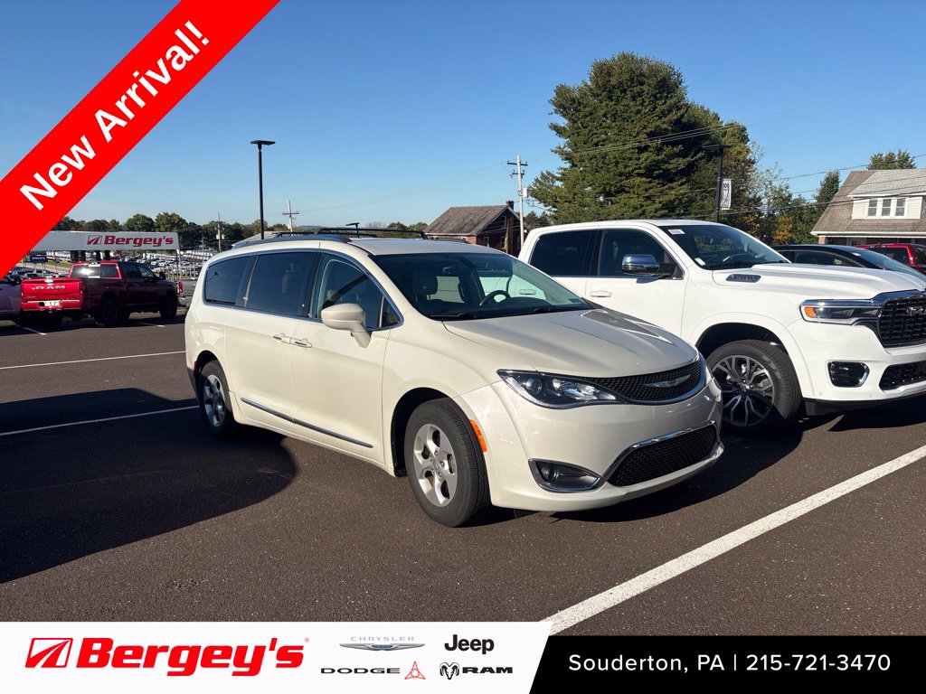 2017 Chrysler Pacifica Touring-L Plus