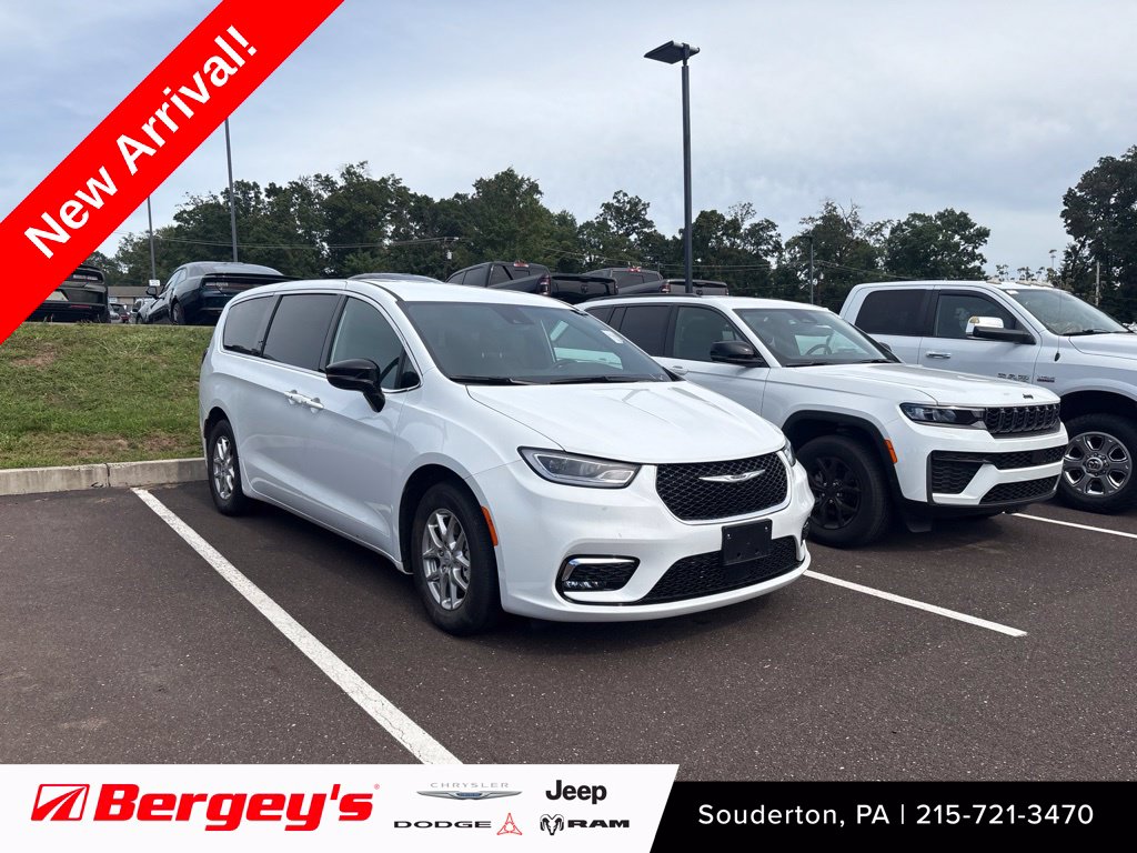 2026 Chrysler Pacifica Select