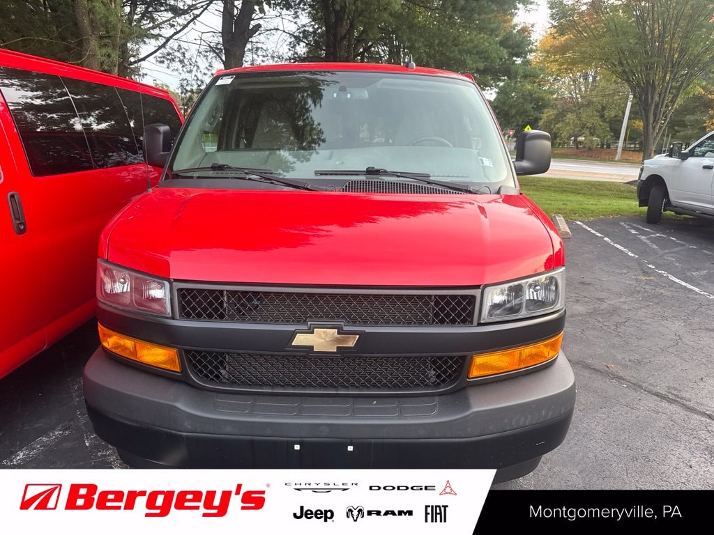 2022 Chevrolet Express Passenger