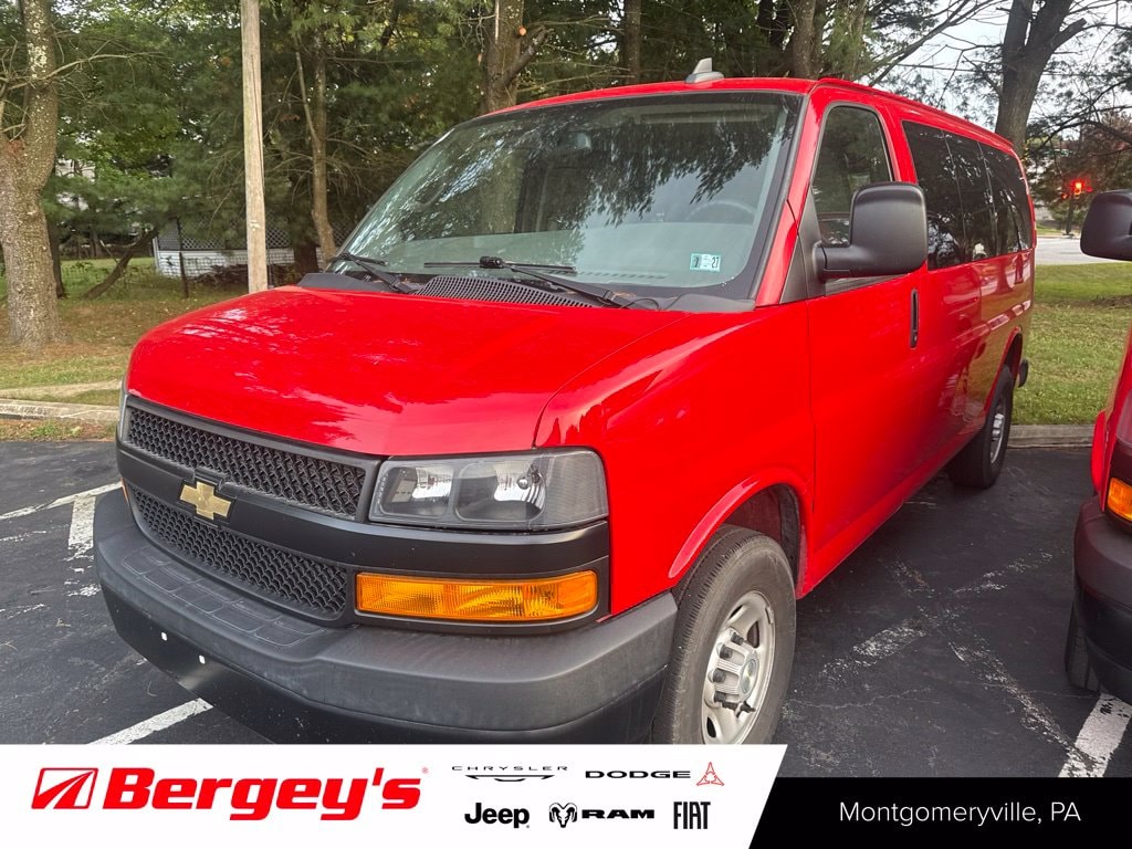 2022 Chevrolet Express Passenger LS
