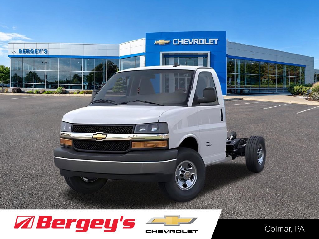 2025 Chevrolet Express Cutaway