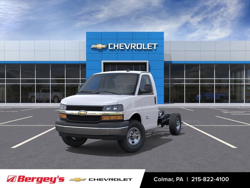 2025 Chevrolet Express Cutaway