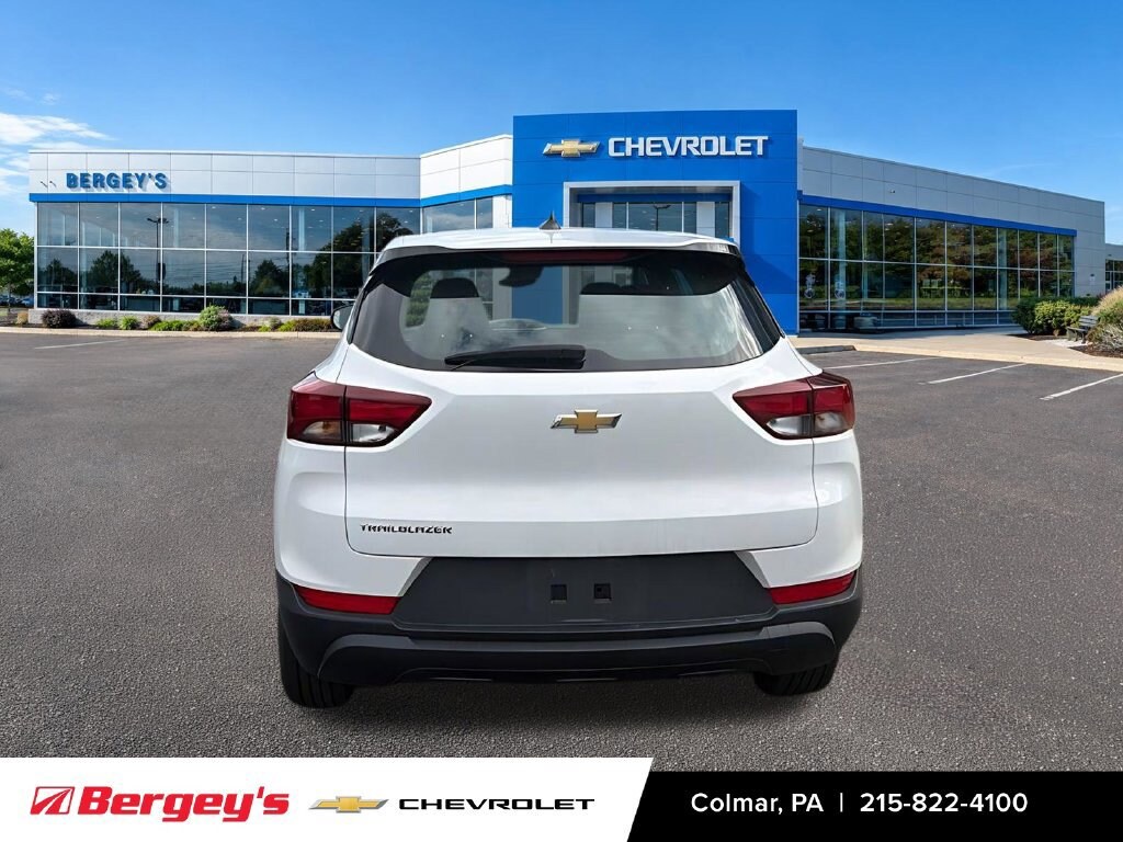Used 2023 Chevrolet Trailblazer LS SUV
