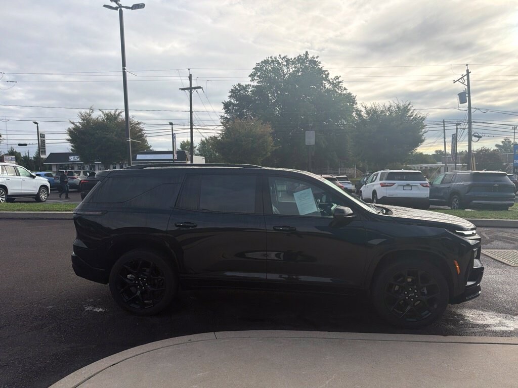 Used 2024 Chevrolet Traverse RS SUV