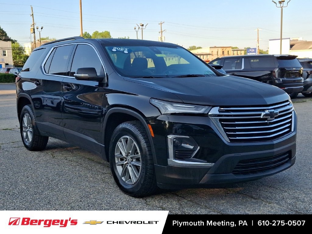 Used 2023 Chevrolet Traverse LT Cloth SUV