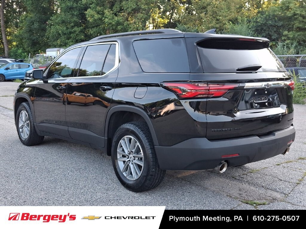 Used 2023 Chevrolet Traverse LT Cloth SUV