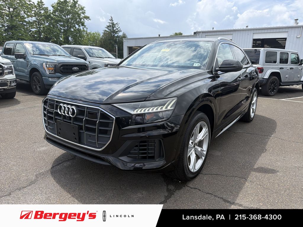 2023 Audi Q8 Premium