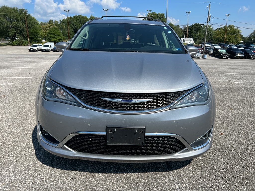 Used 2017 Chrysler Pacifica Touring-L Minivan