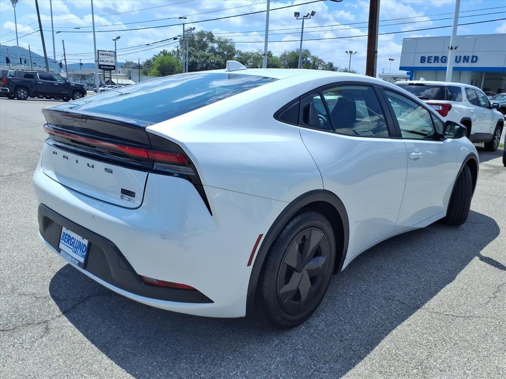 Used 2024 Toyota Prius LE