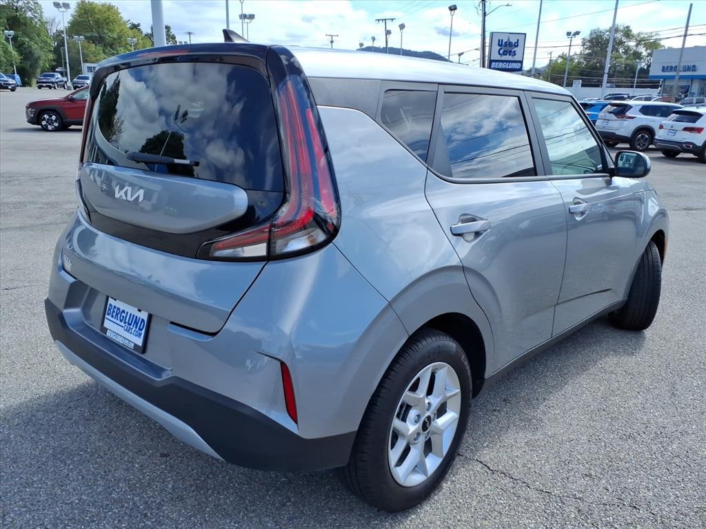 Used 2025 Kia Soul LX Crossover