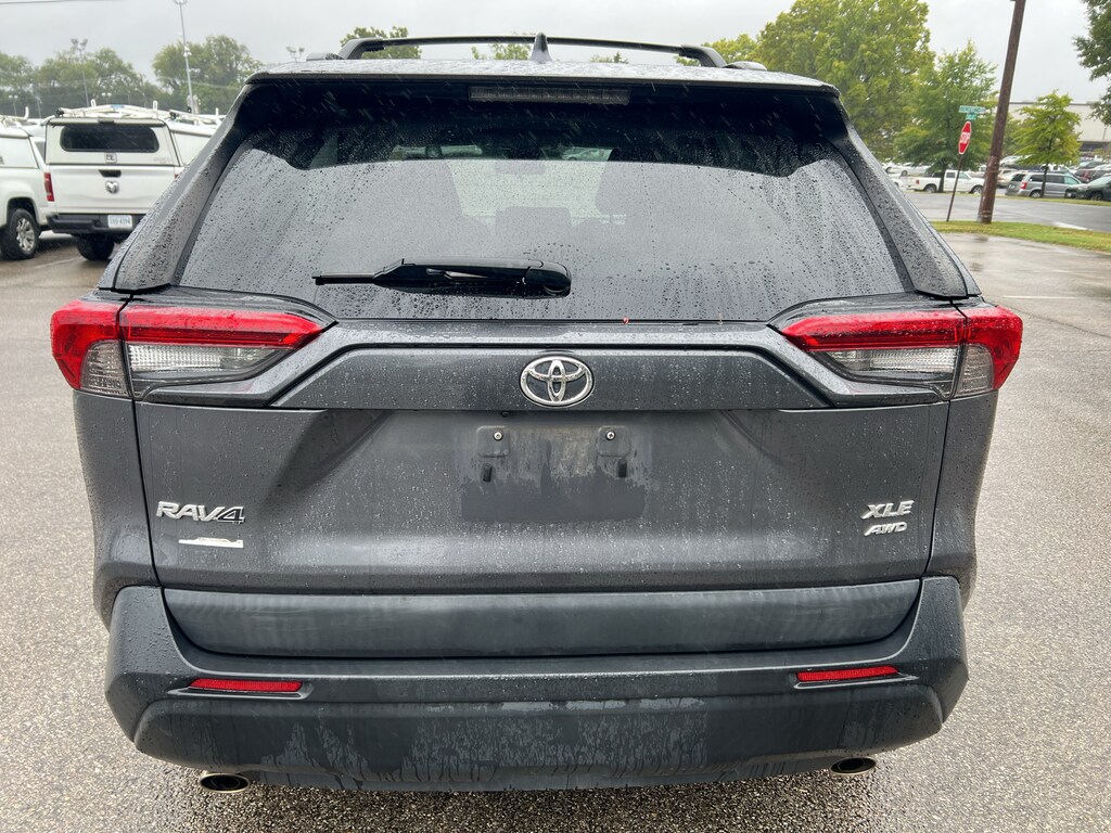 Used 2021 Toyota RAV4 XLE SUV