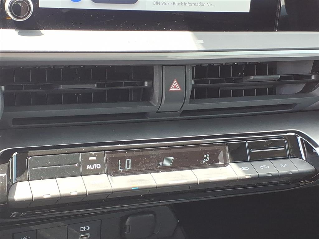 2024 Toyota Prius LE - Photo 29