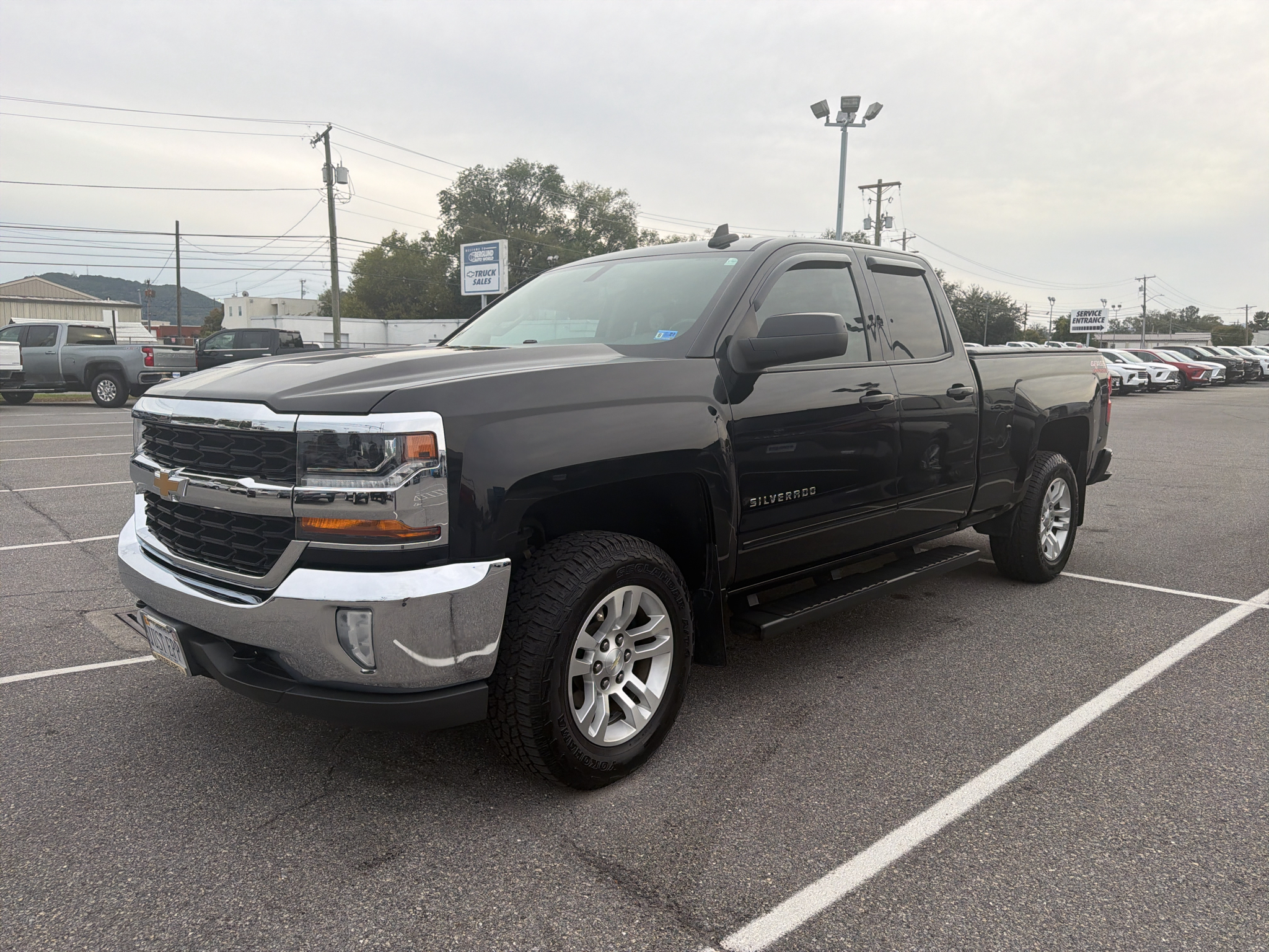 Used 2017 Chevrolet Silverado 1500 LT Truck