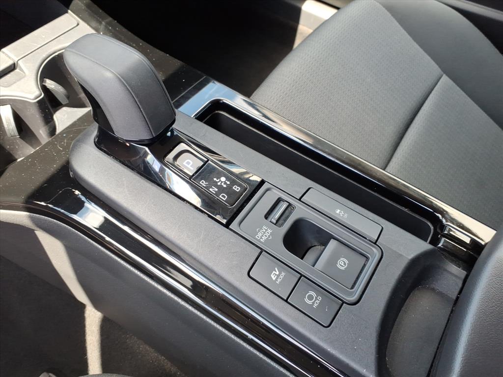 2024 Toyota Prius LE - Photo 32
