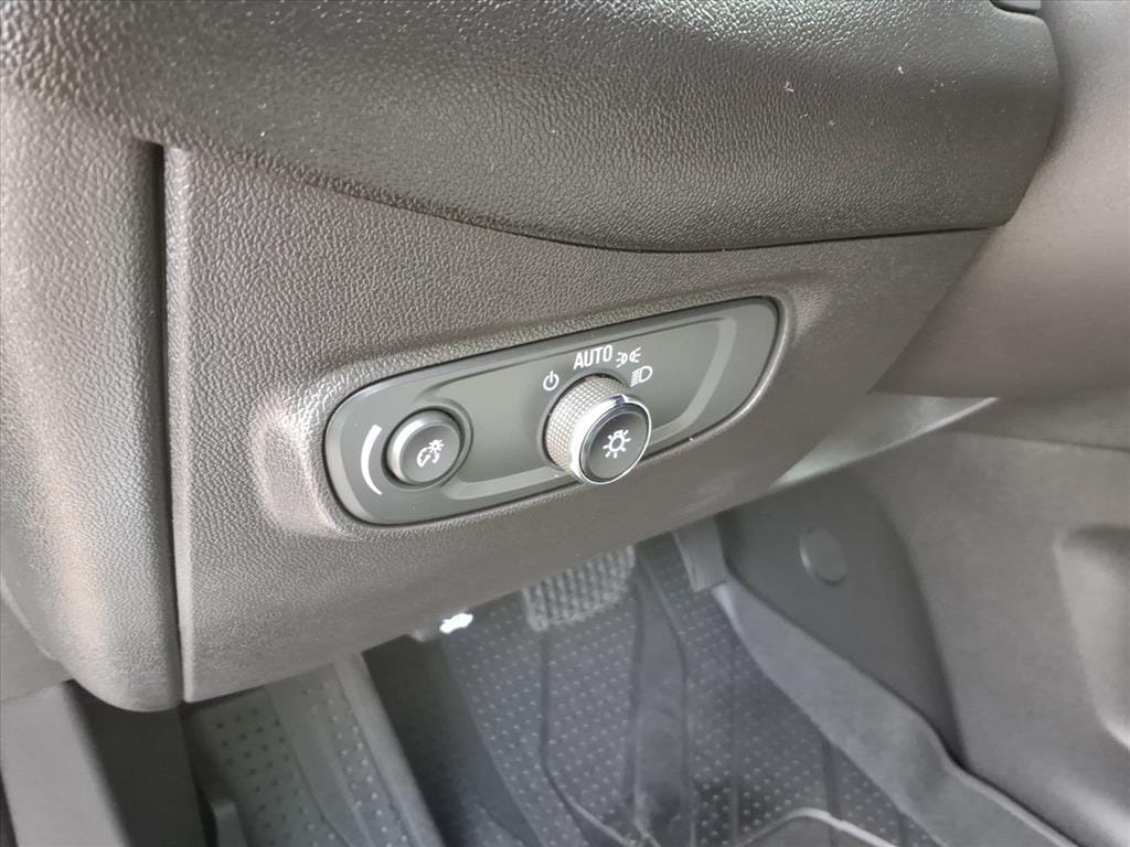 2023 Chevrolet Equinox LS - Photo 21