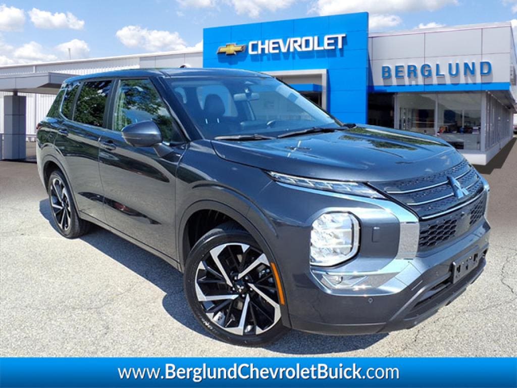 Used 2024 Mitsubishi Outlander SE