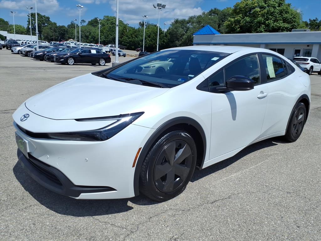 2024 Toyota Prius LE - Photo 8