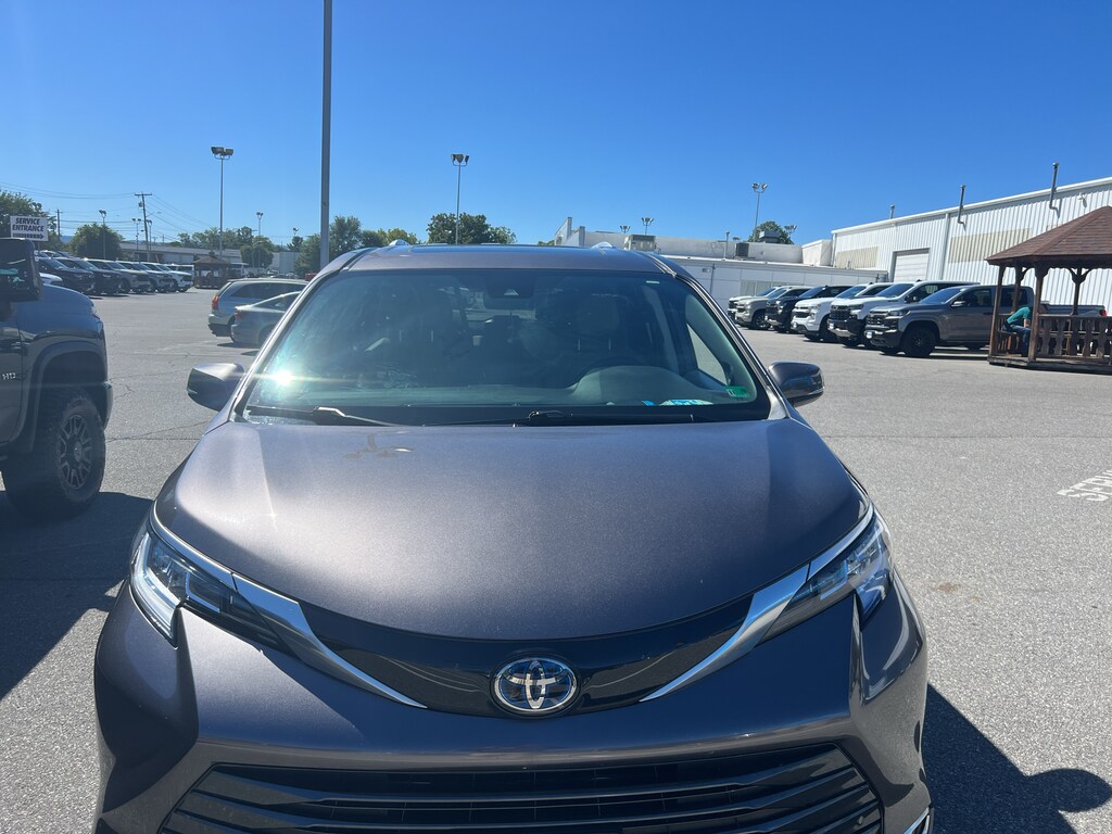Used 2024 Toyota Sienna Limited Minivan