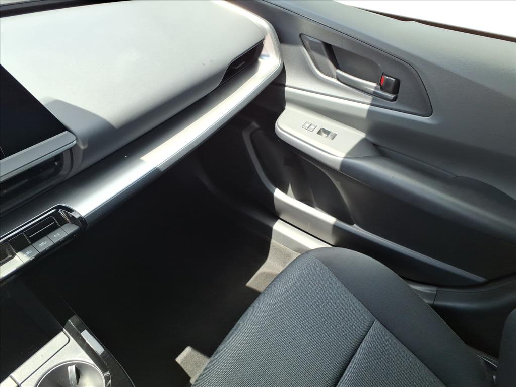2024 Toyota Prius LE - Photo 34