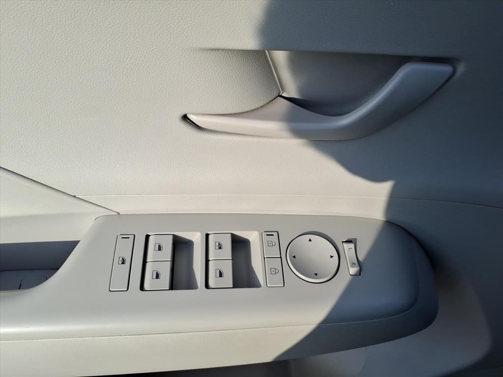 2024 Hyundai Kona SEL - Photo 19