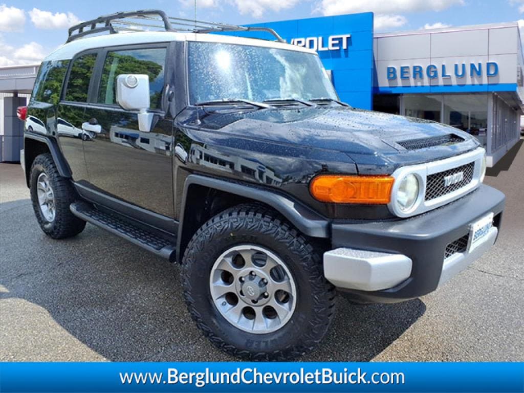 Used 2011 Toyota FJ Cruiser SR SUV