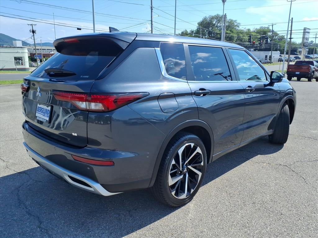 Used 2024 Mitsubishi Outlander SE