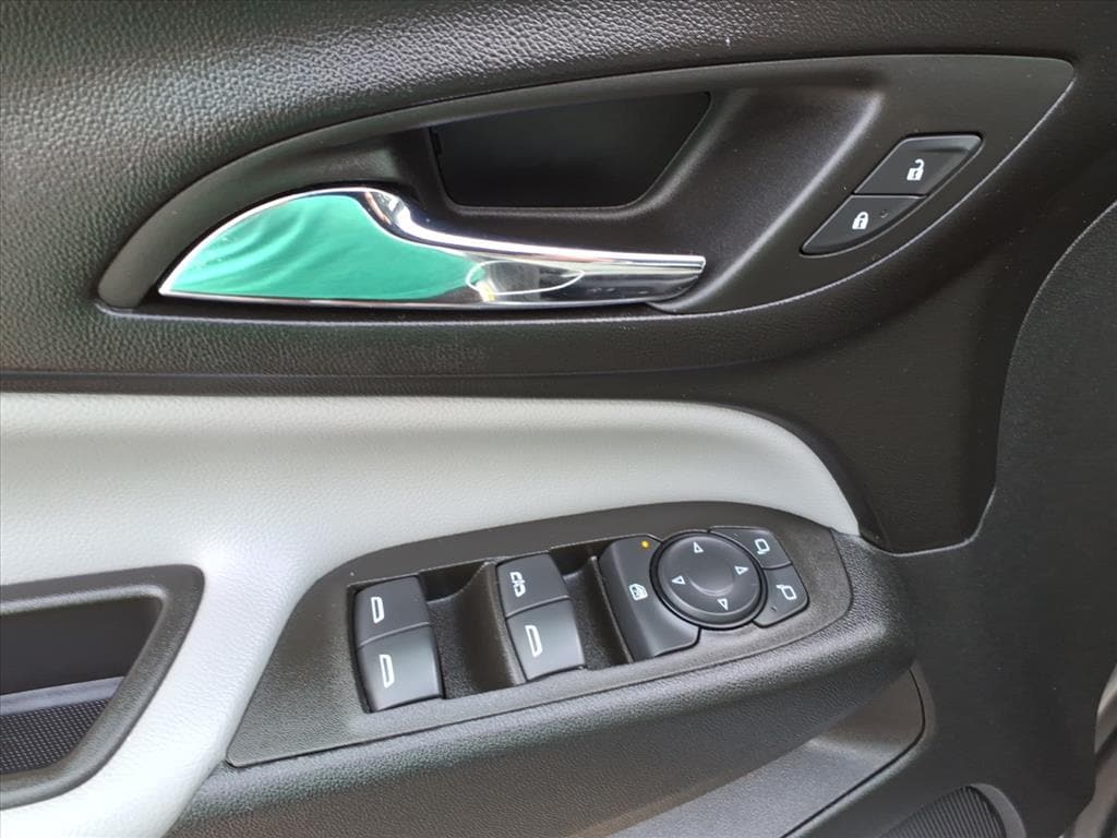 2023 Chevrolet Equinox LS - Photo 19