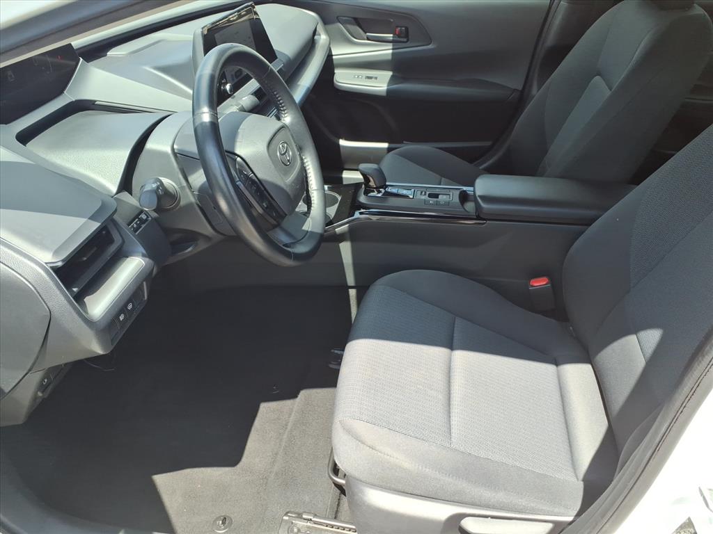 2024 Toyota Prius LE - Photo 12