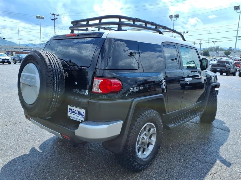 Used 2011 Toyota FJ Cruiser SR SUV