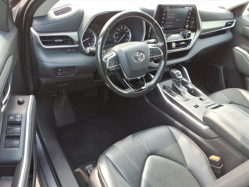 2021 Toyota Highlander XLE - Photo 19