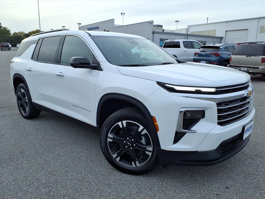 New 2027 Chevrolet Traverse LT SUV