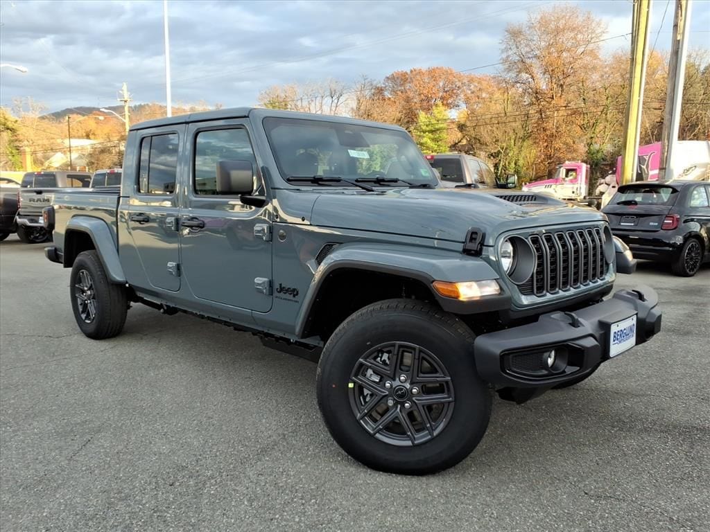 New 2026 Jeep Gladiator Sport S Pickup