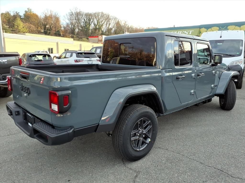 New 2026 Jeep Gladiator Sport S Pickup