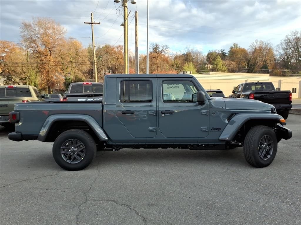 New 2026 Jeep Gladiator Sport S Pickup