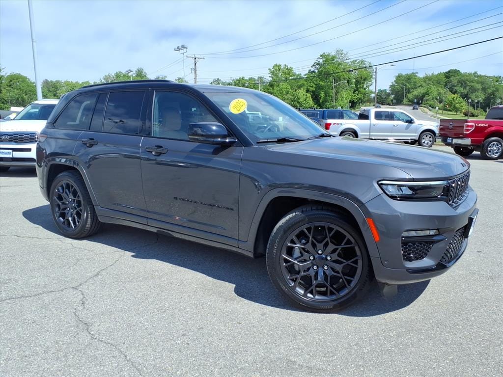 Used 2025 Jeep Grand Cherokee Summit Sport Utility