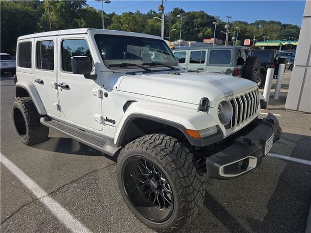 Used 2025 Jeep Wrangler Sahara SUV