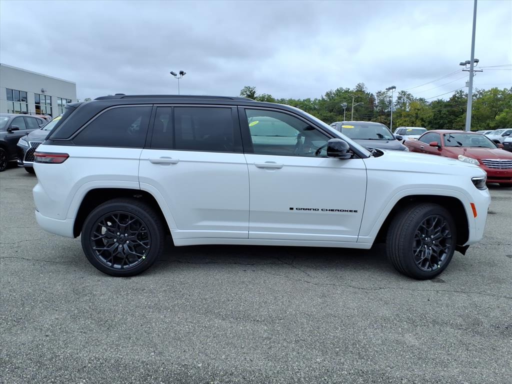 New 2027 Jeep Grand Cherokee Summit Sport Utility