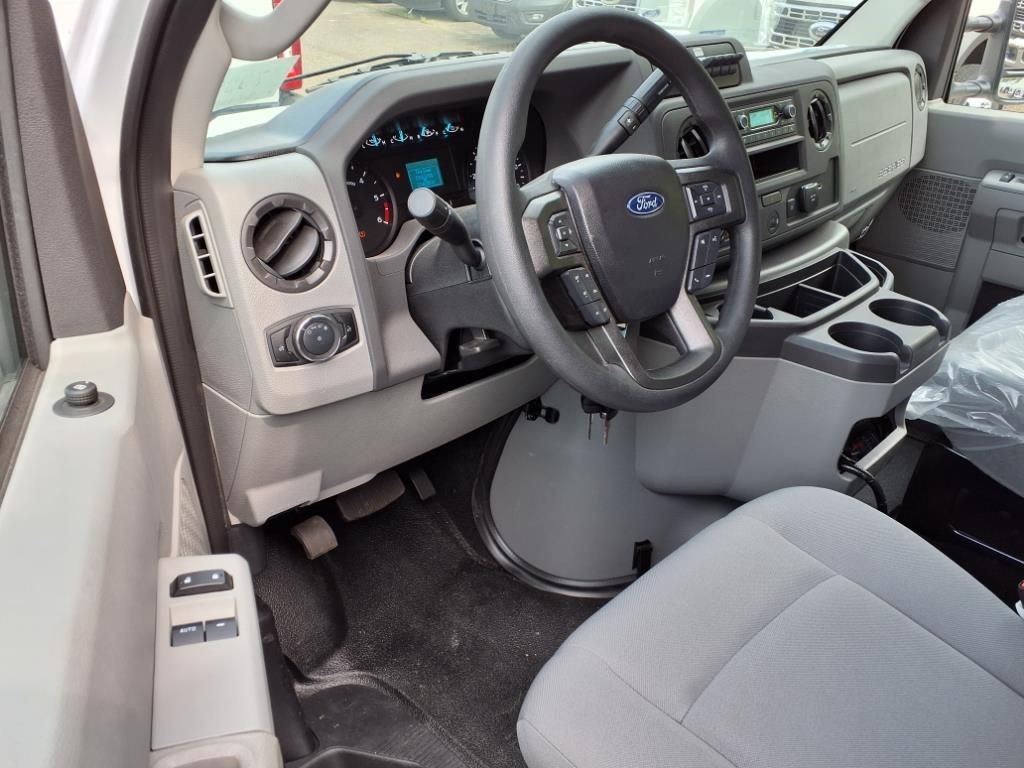 2025 Ford E-Series Cutaway Base - Photo 15