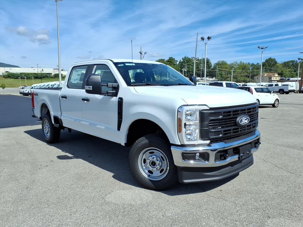 New 2027 Ford F-250 XL Crew Cab