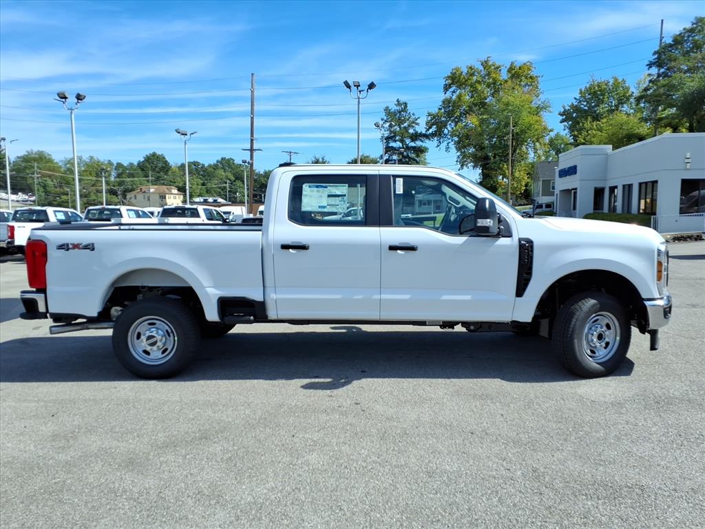 New 2027 Ford F-250 XL Crew Cab