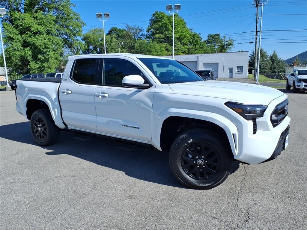 Used 2024 Toyota Tacoma 4WD SR5