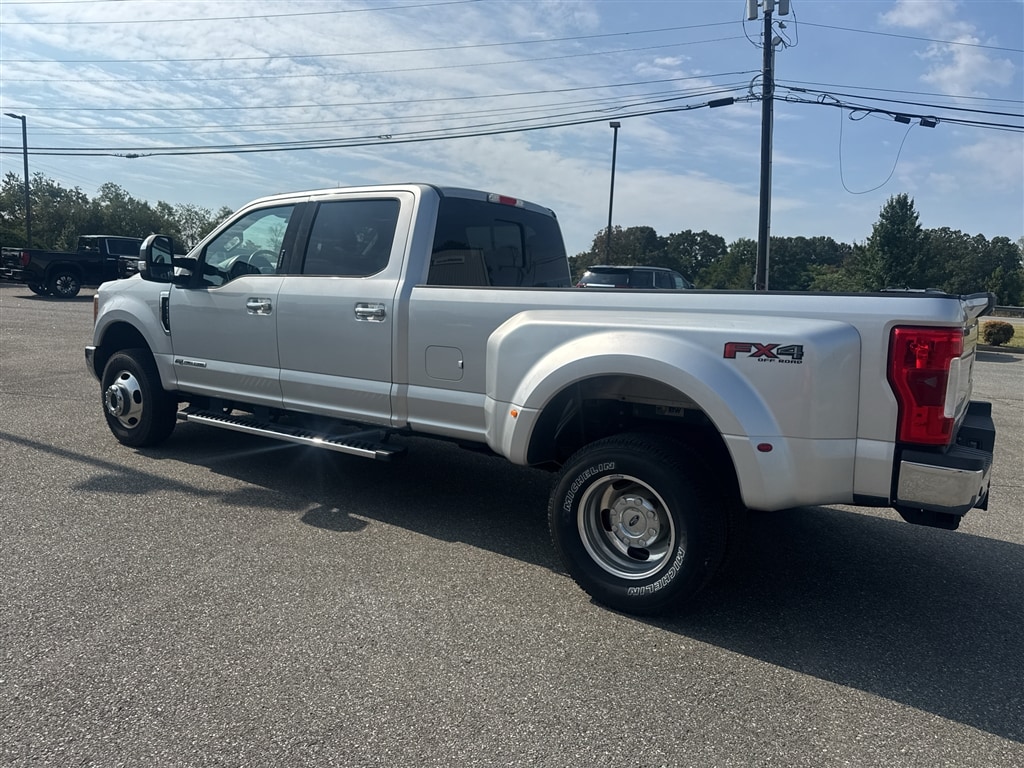 Used 2017 Ford Super Duty F-350 DRW Lariat