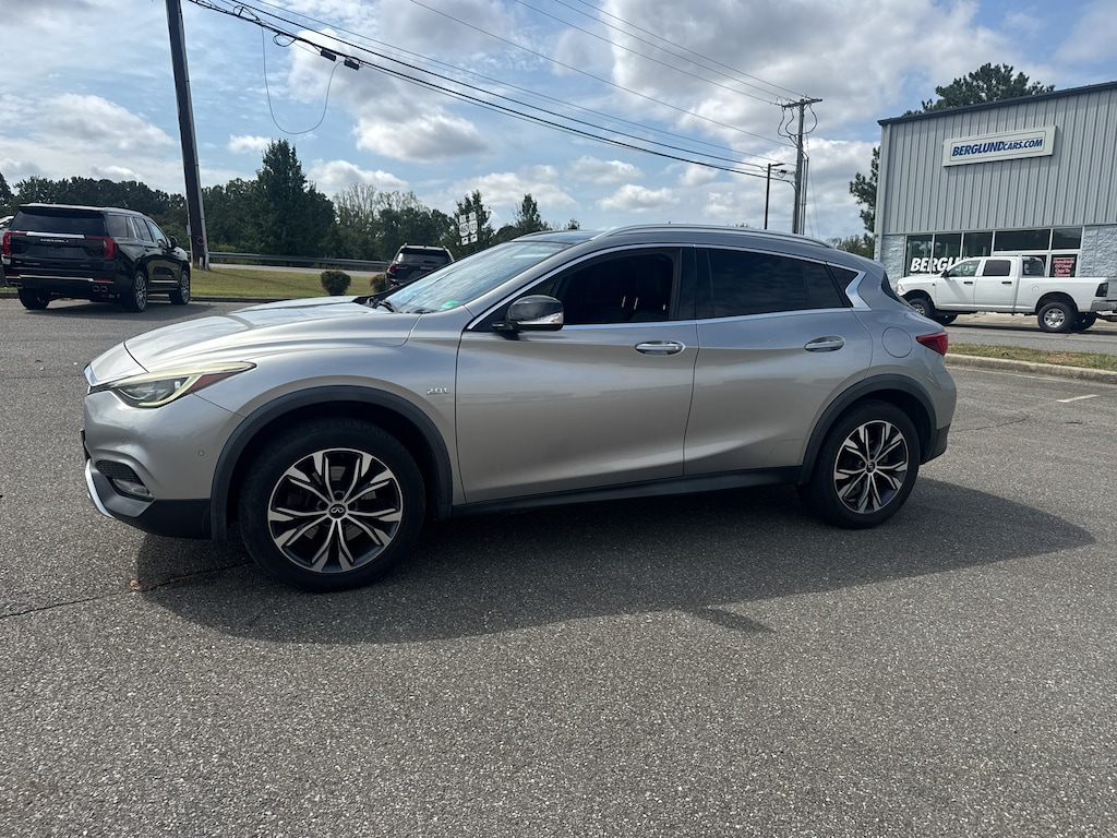 Used 2017 INFINITI QX30 Premium