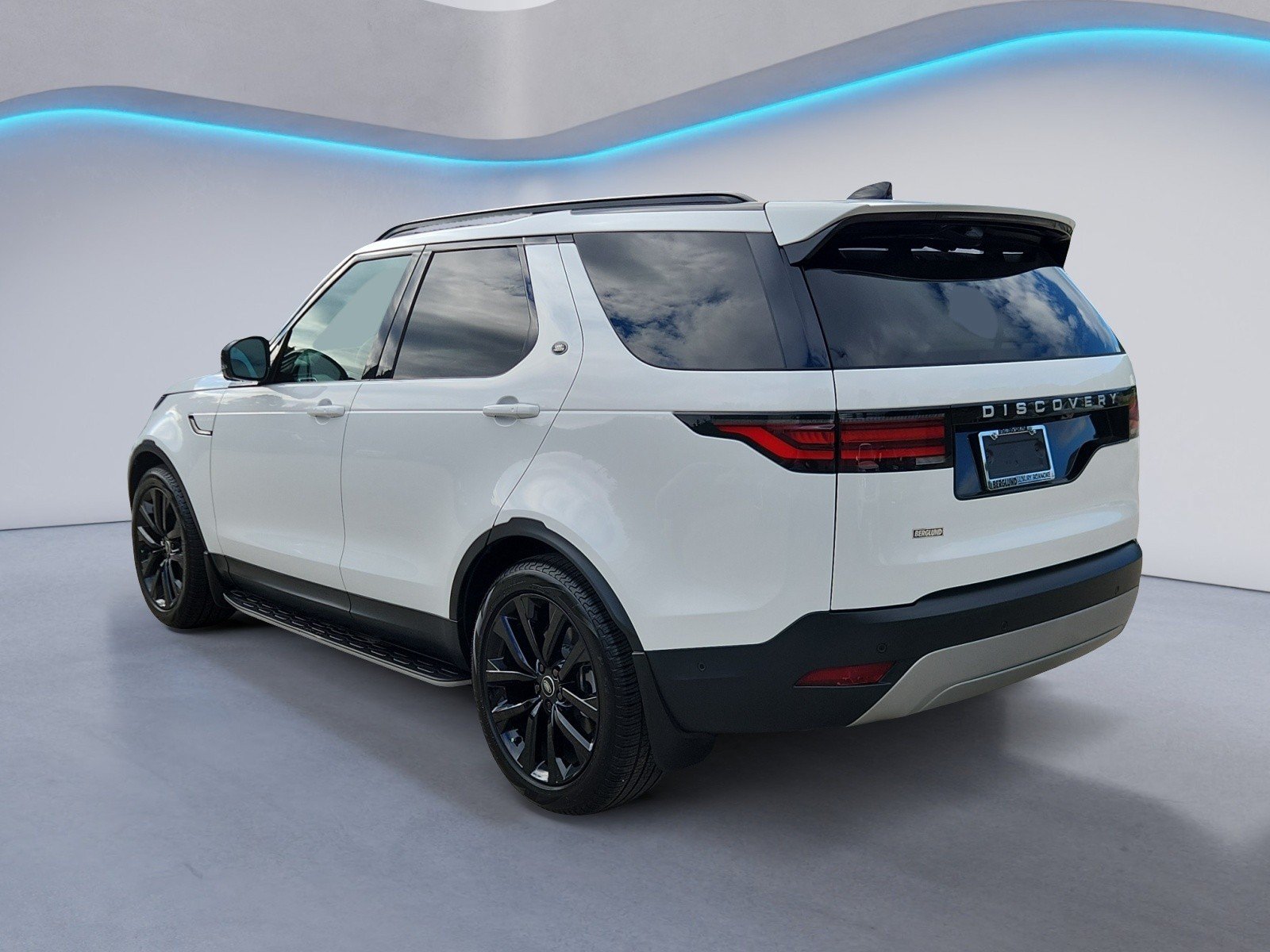 Certified 2026 Land Rover Discovery S Sport Utility