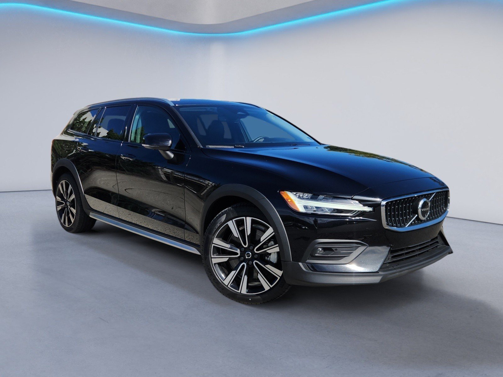Certified 2025 Volvo V60 Cross Country Ultra Wagon